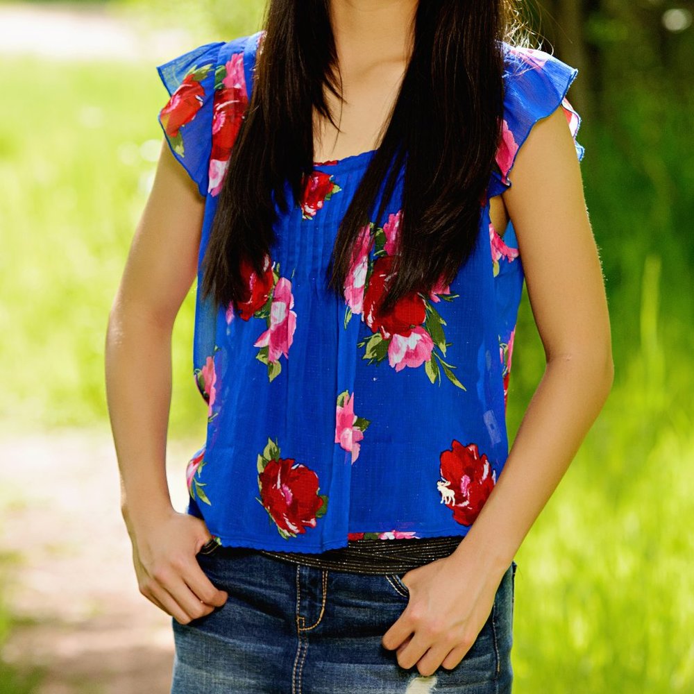 Beautiful floral chiffon top with ruffle sleeves from Abercrombie